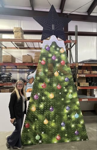 Exciting IMPRESSION Flat Mega Trees with Star Topper