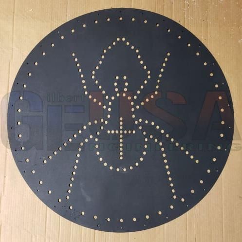 Preying Spider - Small Outline - 32 inch - HDPE / Black