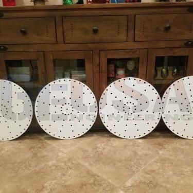 Spinners 20’’ - 47’’ - 23’’ - 85 node / White - Pixel Props